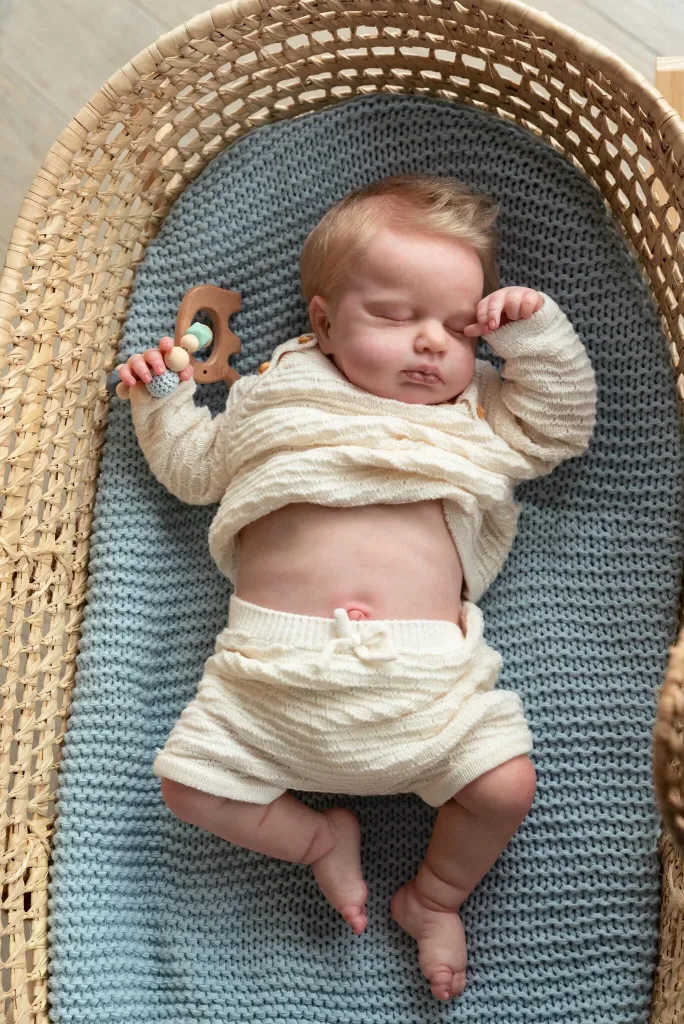 Bébé Reborn Garçon Jonathan - Poupée réaliste de 50 cm avec accessoires