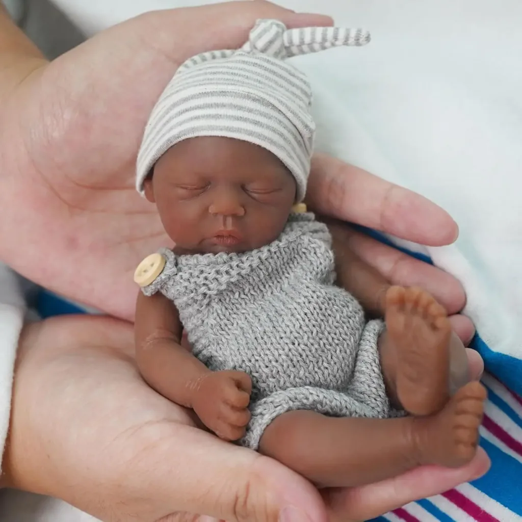 Bébé Reborn Prématuré Garçon Noir - Andy